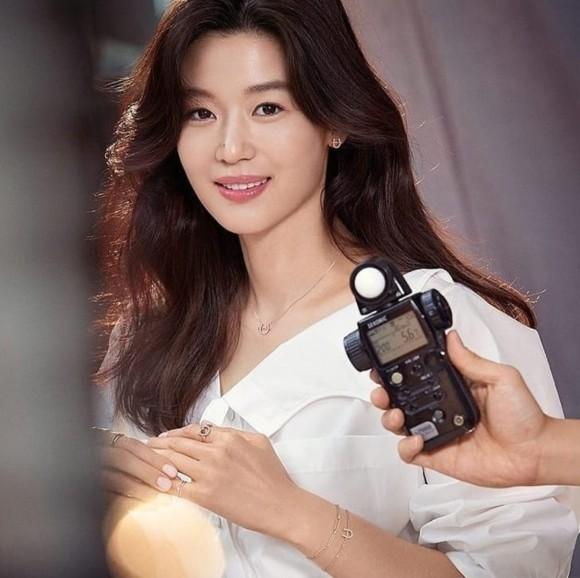 배우 전지현