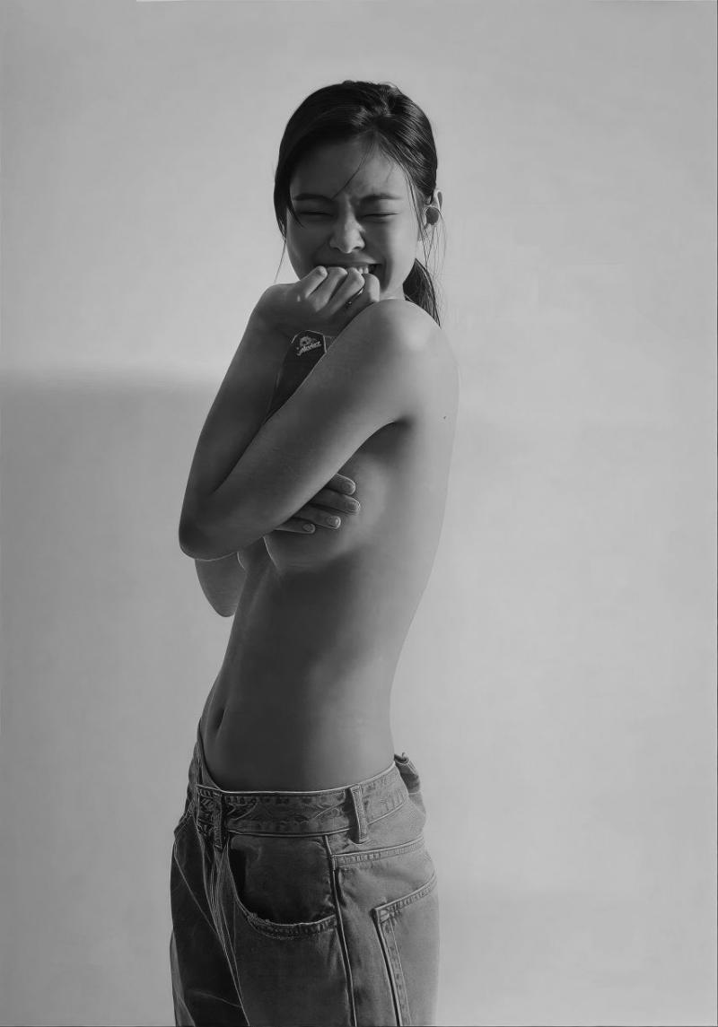손으로 가린 블랙핑크 제니