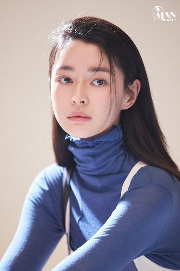 배우 권나라