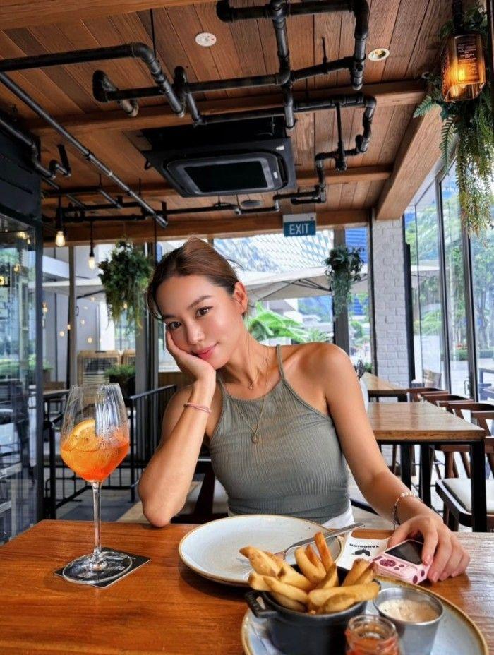 김희정 휴양룩