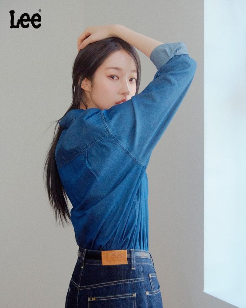 노윤서 Lee리