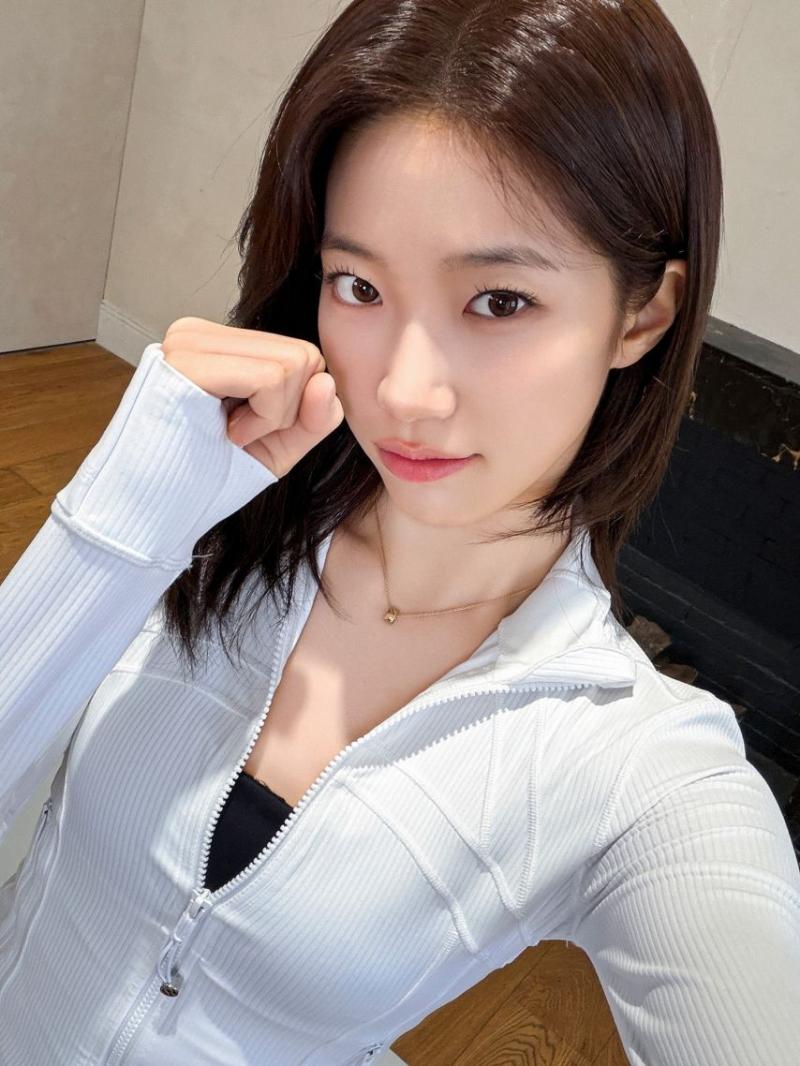 르세라핌 카즈하,허윤진,홍은채