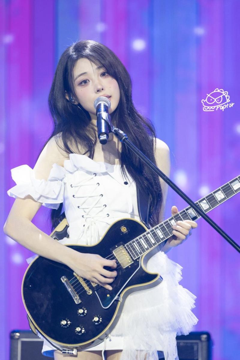 QWER 히나