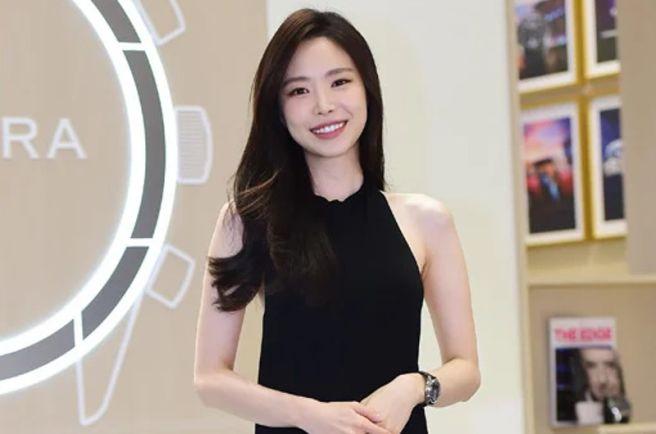 배우 손나은