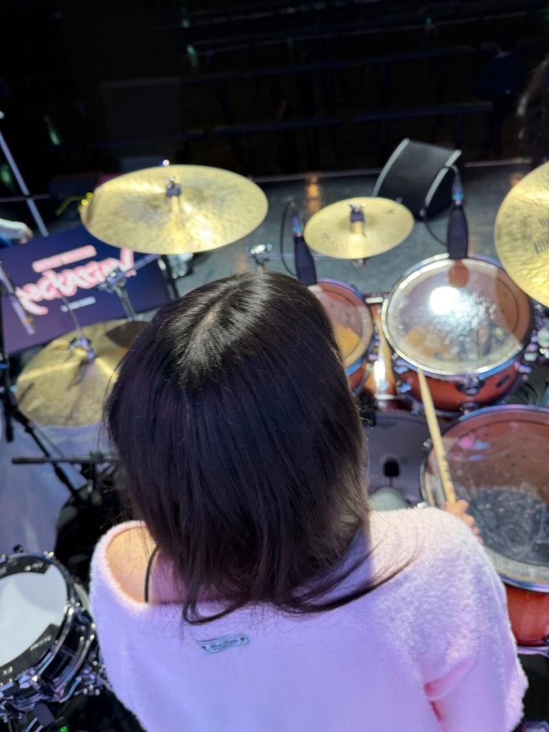 QWER 쵸단, 시연