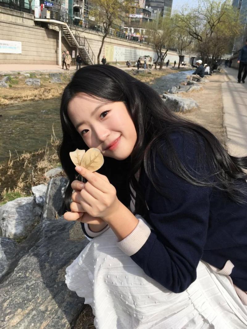 청계천에 놀러간 탁구 신유빈 인스타 업로드.jpg