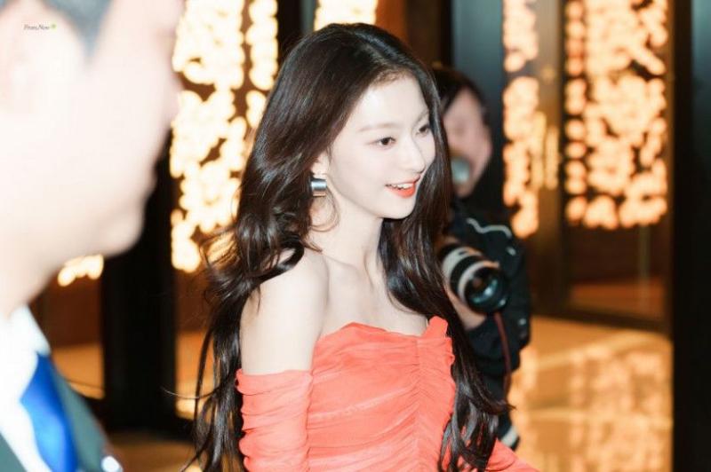 프로미스나인 이나경
