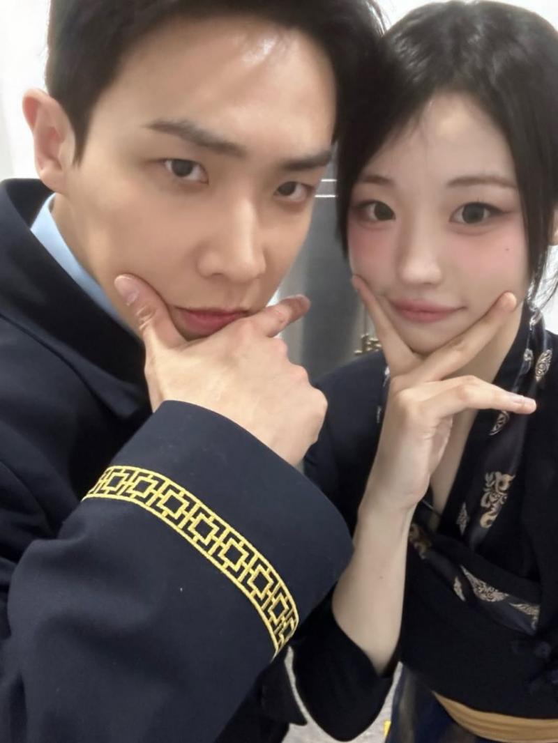 워크맨 이준, qwer 히나