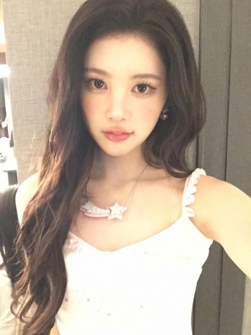 하츠투하츠 에이나
