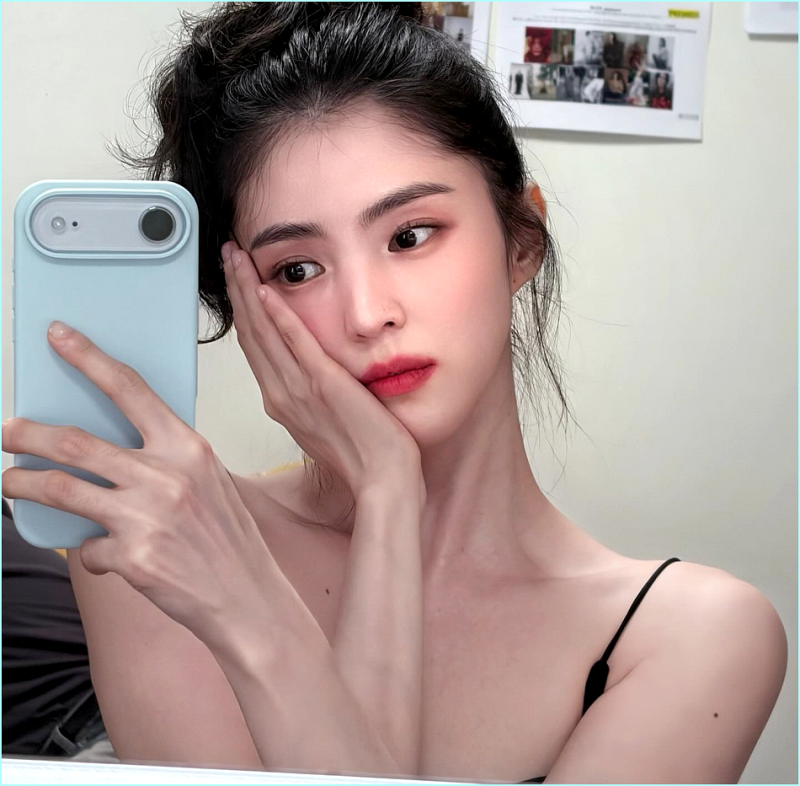 한소희 블랙홀 같은 매력