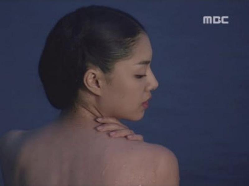 (고전) 서지혜 신돈 강에서 목욕신 살짝 사이드붑