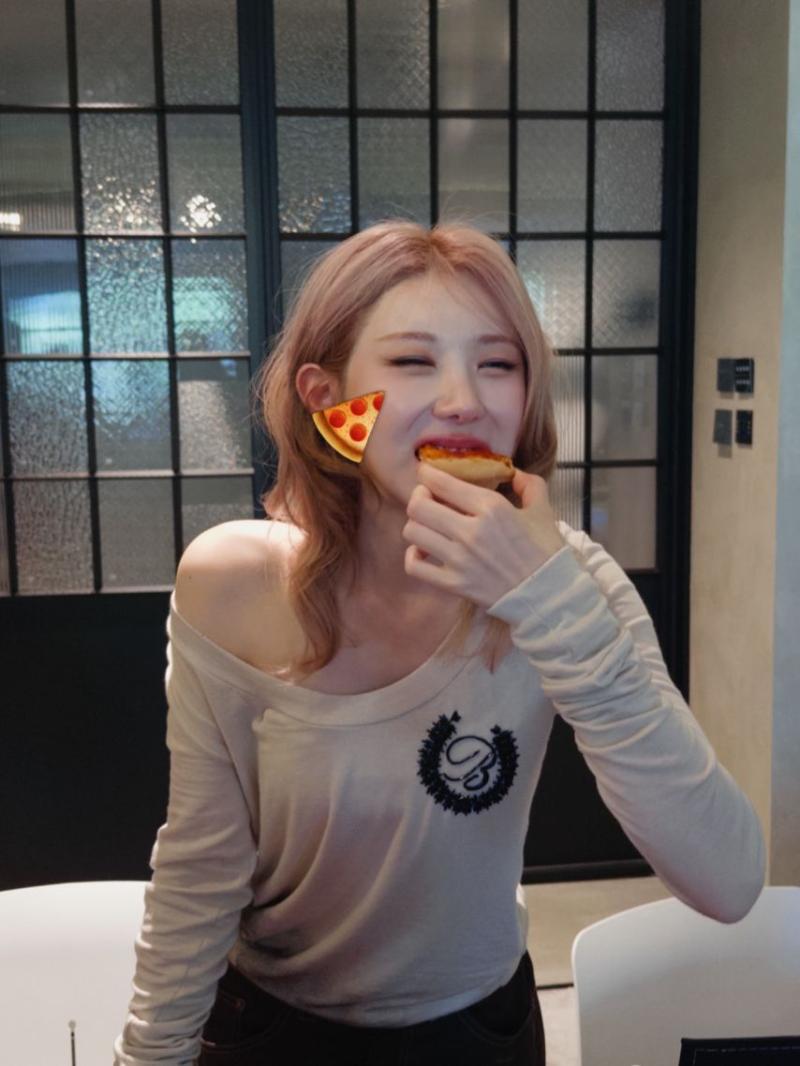 이채연