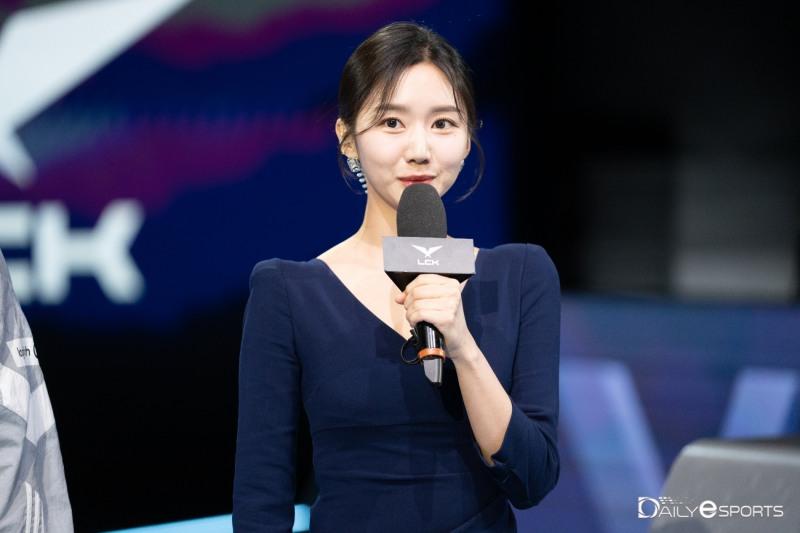 윤수빈 아나운서