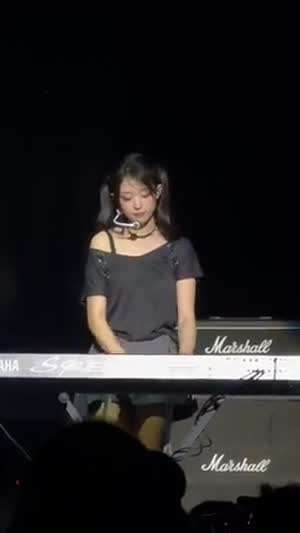QWER 히나