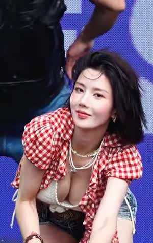 묵직묵직 1황 권은비 움짤 모음 (스압)