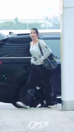 마마무 솔라 출국 260411