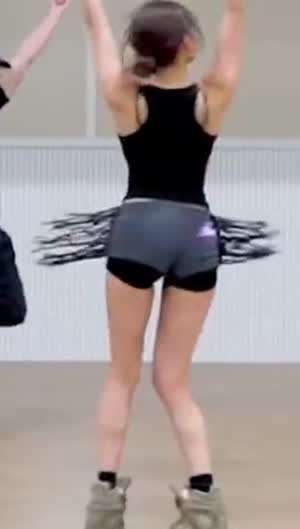 안무연습하는 키스오브라이프 나띠 바운스