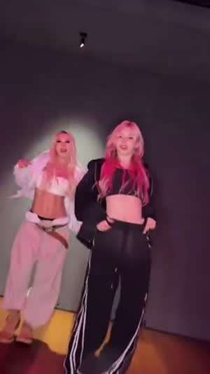 다영 우주소녀 with 예지 ITZY있지