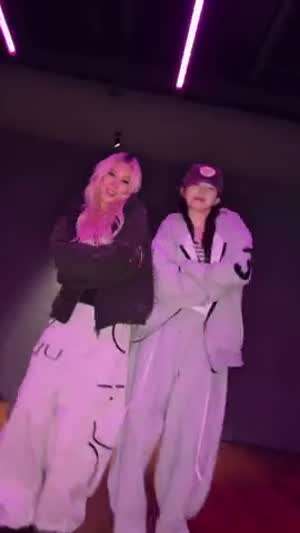 다영 우주소녀 with 송하영 프로미스나인