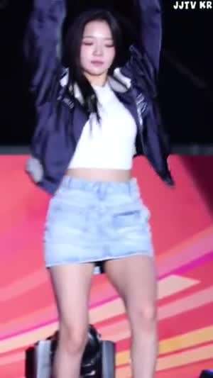 프로미스나인 노지선 청치마 각선미