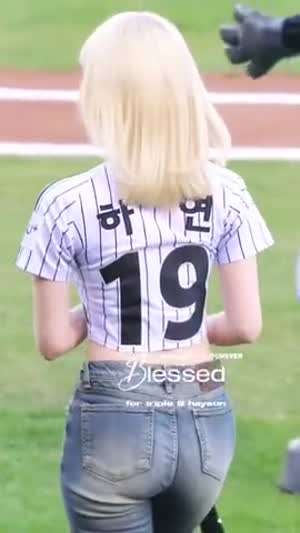 LG 유니폼 + 청바지 입고 시타하는 트리플에스 정하연 야꼽 엉덩이.mp4