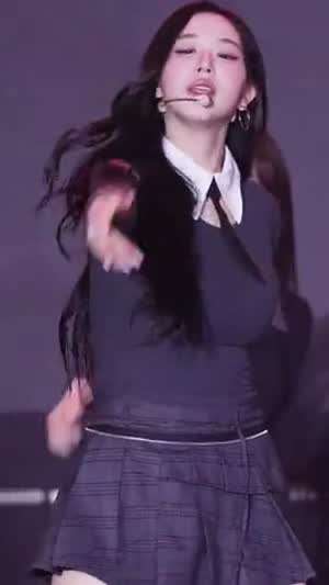 노출은 없지만 여전히 묵직한 어제자 트리플에스 김채연