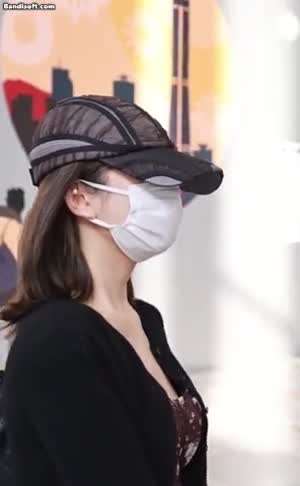 [아이브] 옆에서 본 출국하는 레이 ..gif