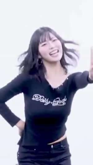 팬사인회 긴팔티 하이키 옐 묵직한 바운스