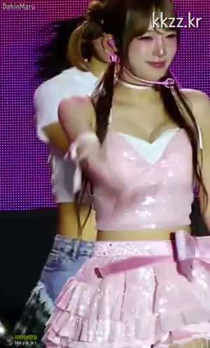무빙이 살아있는 최예나