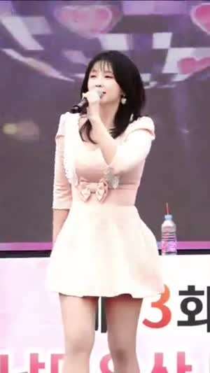 김유선 너무 짧은 속바지