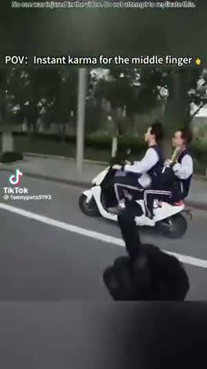 중지를 세운 사람들은 어떻게 되었나
